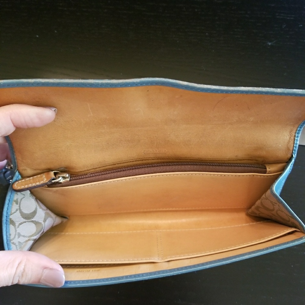 Vintage Coach blue wallet - Picture 2 of 3